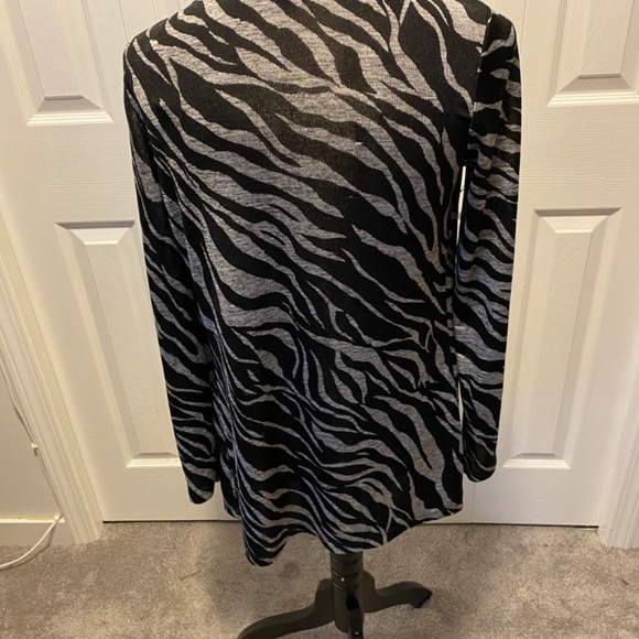 Women’s Size S zebra open cardigan - Picture 5 of 6